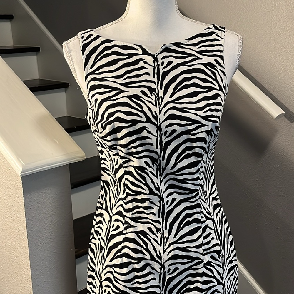California Concepts Zebra print sleeveless dress. Sz 12 Great for Summer - Picture 10 of 16
